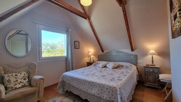 Chalet | 3 bedrooms, individually furnished, bed sheets