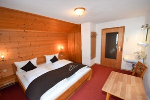 4 habitaciones, cuna de viaje, wifi gratis y ropa de cama