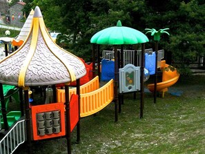 Mobile Home | Property grounds - Snug Mobile Home in Toscana With Garden (Chiusi della Verna)