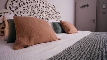 Fer et planche à repasser, Wi-Fi gratuit, draps fournis