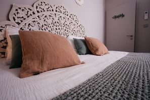 Fer et planche à repasser, Wi-Fi gratuit, draps fournis