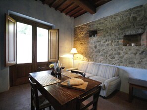 House | Dining - Apartment in Chianti Near Florence (Castelfranco Piandisco)