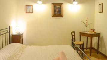 Rumah | 1 kamar tidur dan dilengkapi dengan perabotan berbeda-beda