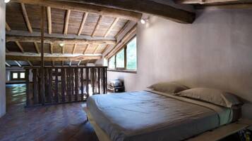 4 bedrooms, iron/ironing board, individually furnished, bed sheets