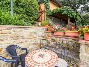 Cottage | Dining
