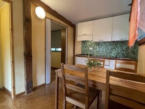 Mobile Home | Dining - Welcoming Mobile Home in Toscana With Garden (Chiusi della Verna)