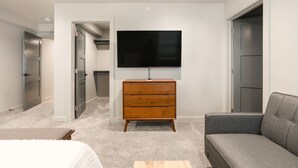 2 室のベッドルーム、アイロン / アイロン台、WiFi (無料)、ベッドシーツ