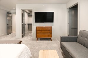2 多间卧室、熨斗/熨衣板、免费 WiFi、床单
