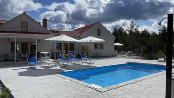 House | Pool | Outdoor pool