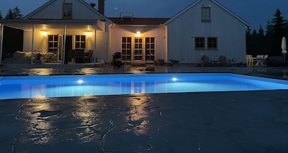 Villa Vitvikena in Gotland, Pool