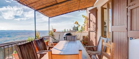 Villa | Outdoor dining