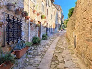 Villa | Exterior - Villa in Cortona With Pool (Cortona)