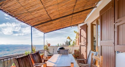 Villa in Cortona With Pool