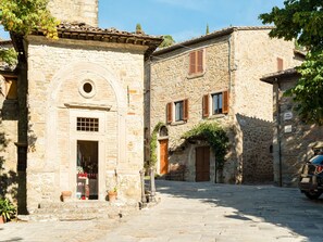 Villa | Exterior - Villa in Cortona With Pool (Cortona)