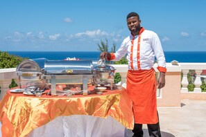 Outdoor dining - 9 Bedroom Luxury Villa-Montego Bay Jamaica with Pool & Staff (Montego Bay)