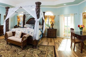 9 عدّة غرف نوم وخزنة داخل الغرفة ومكواة/لوح كي وواي فاي