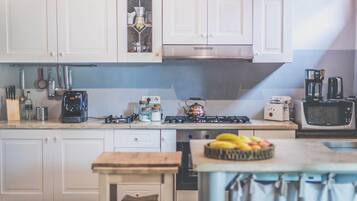 Vila | Dapur pribadi | Oven, ketel listrik, dan pemanggang roti