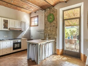 Biệt thự | Bếp riêng | Lò nướng, ấm điện, lò nướng bánh mì