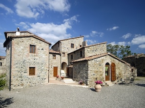 Exterior - Apartment in the Village With air Conditioning (Castelnuovo di Val di Cecina)