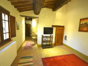 Living room - Apartment in the Village With air Conditioning (Castelnuovo di Val di Cecina)