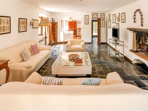 House | Living room