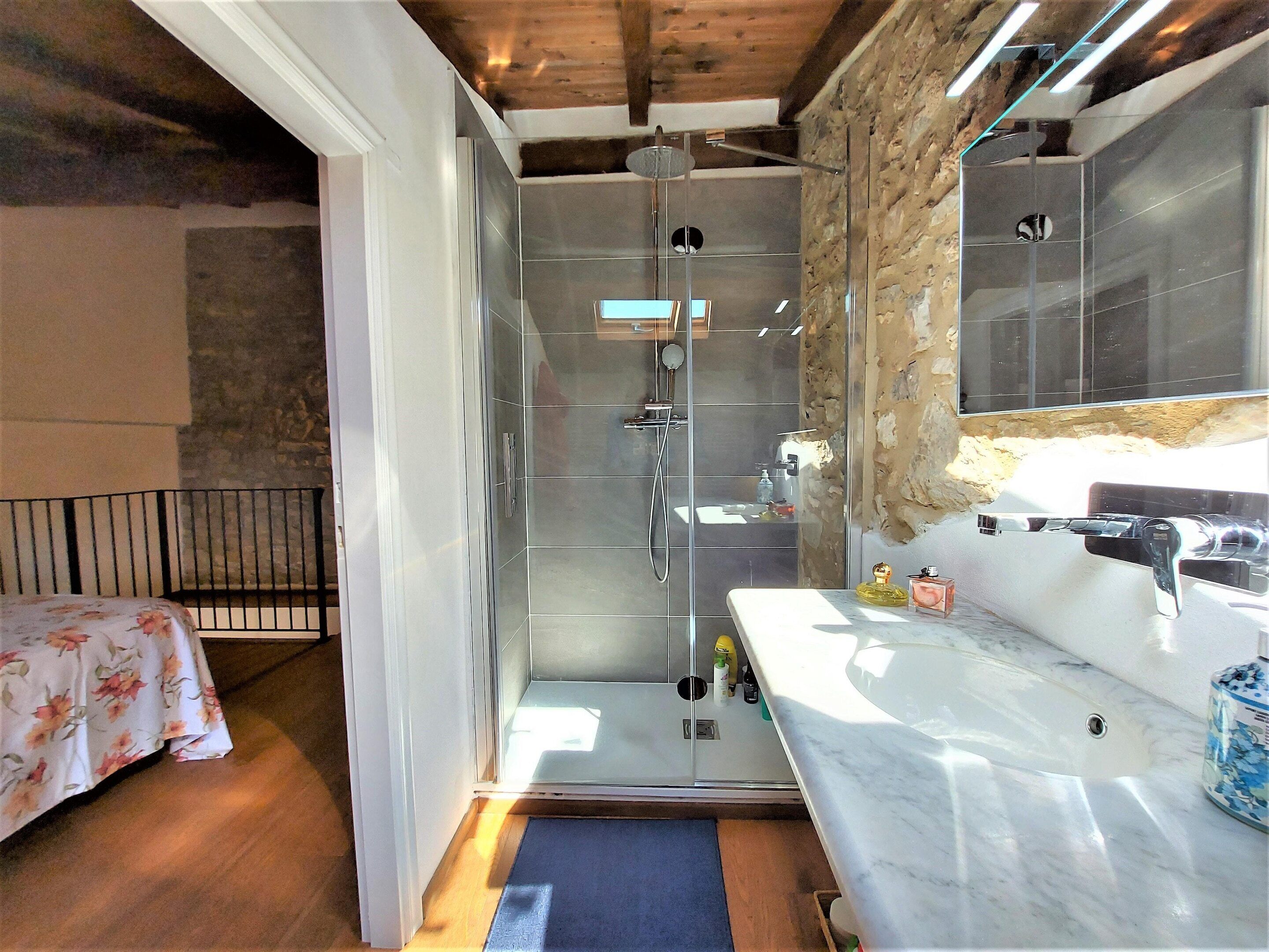 House | Bathroom