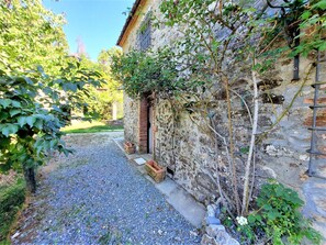 House | Exterior - Holiday Home in Tuscany Near Lucca (Pescaglia)