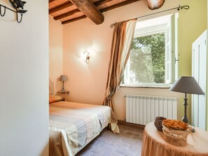 2 bedrooms, individually furnished, bed sheets - Holiday Home in Celle Sul Rigo With Swimming Pool (San Casciano dei Bagni)