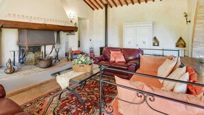 House | Living area - Holiday Home in Celle Sul Rigo With Swimming Pool (San Casciano dei Bagni)