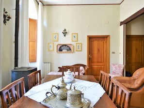House | Dining