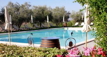 Scenic Tuscan Mansion