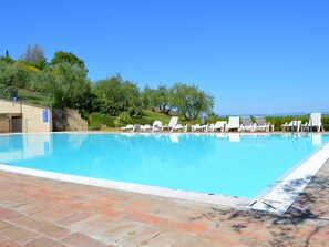 Apartment | Pool | Outdoor pool