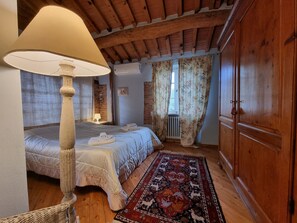 House | 4 bedrooms, bed sheets - Farmhouse in Tuscany With Pool Near Montecastello (Pontedera)
