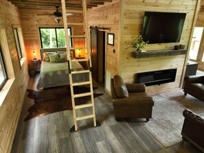 2 bedrooms, desk, free WiFi, bed sheets