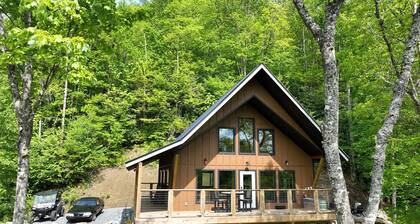 Beautiful New Construction Cabin in Nantahala Gorge!