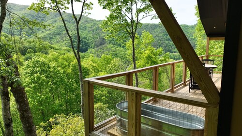 Beautiful New Construction Cabin in Nantahala Gorge!