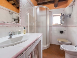 House | Bathroom - Tuscan Views, Seggiano (Seggiano)