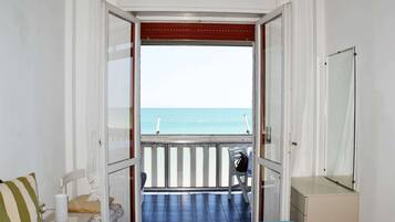 Apartment | 1 bedroom, bed sheets