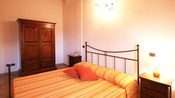 Villa | 1 bedroom, individually furnished, iron/ironing board, bed sheets