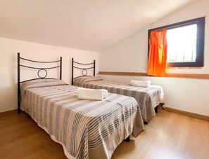 House | 3 bedrooms, individually furnished, iron/ironing board, bed sheets - Belvilla by OYO Beethoven (Urbania)