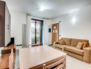 Apartment | Dining