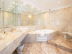 Shower, towels