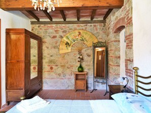 Casa | 2 dormitorios, mobiliario individual, ropa de cama