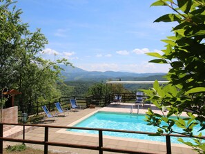 House | Pool | Outdoor pool - Belvilla by OYO Cucciolo (Apecchio)
