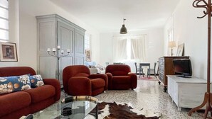 Unclassified image, 5 of 40, button - Pleasant Holiday Home With Whirlpool (Colli al Metauro)