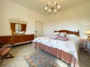 Casa | 3 quartos, individualmente mobiliados, ferros/tábuas de passar roupa
