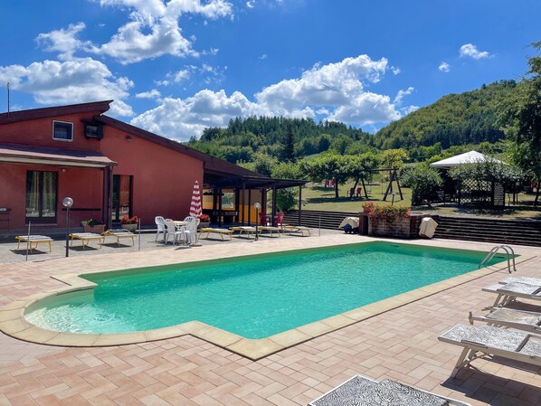 House | Pool | Outdoor pool - Apartment in Urbino With Pools & Veranda (Urbania)