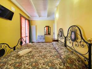 2 bedrooms, individually furnished, iron/ironing board, bed sheets - Apartment in Urbino With Pools & Veranda (Urbania)