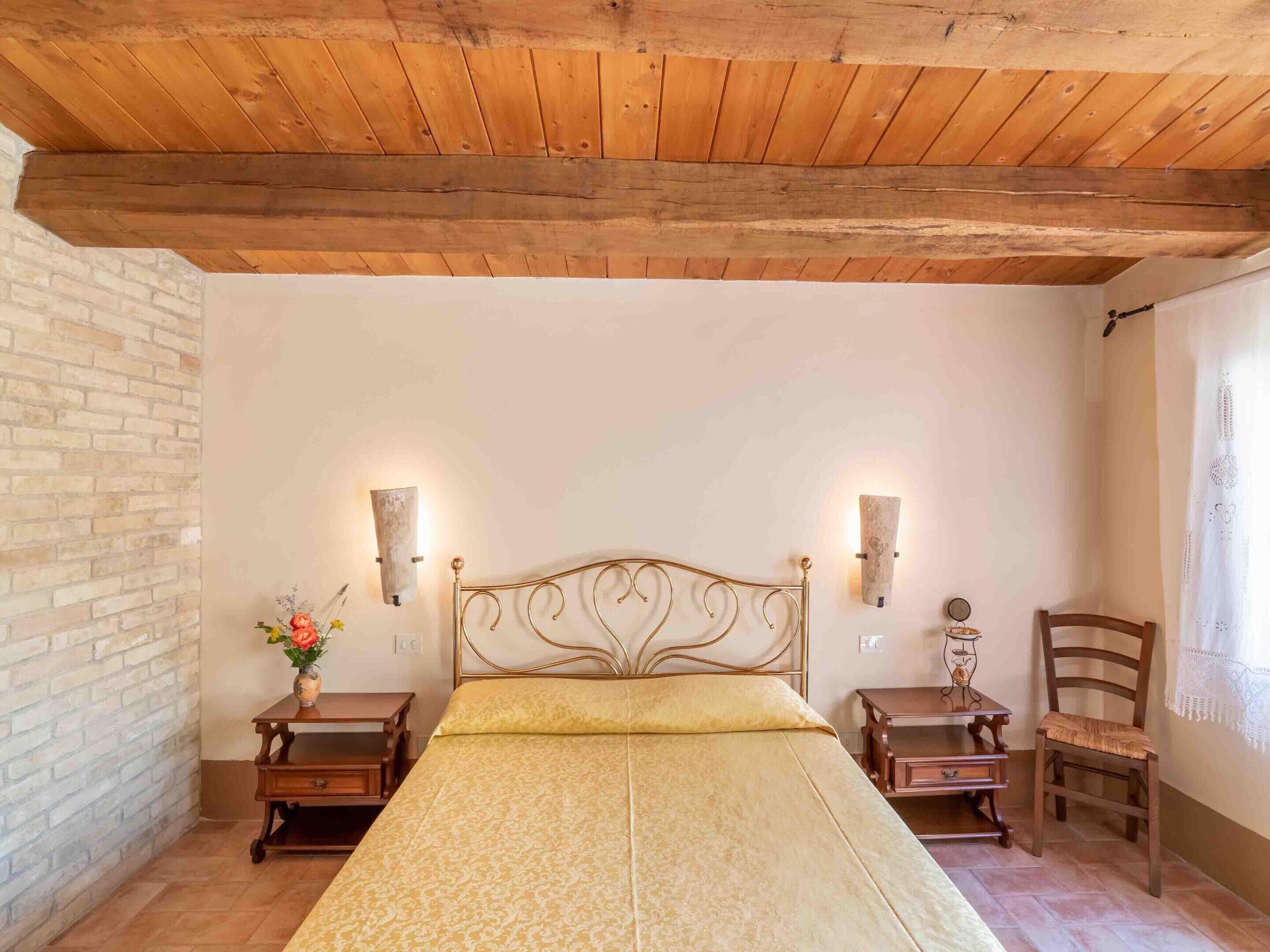 Apartment | 1 bedroom, individually furnished, iron/ironing board, bed sheets