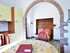 House | 2 bedrooms, individually furnished, bed sheets